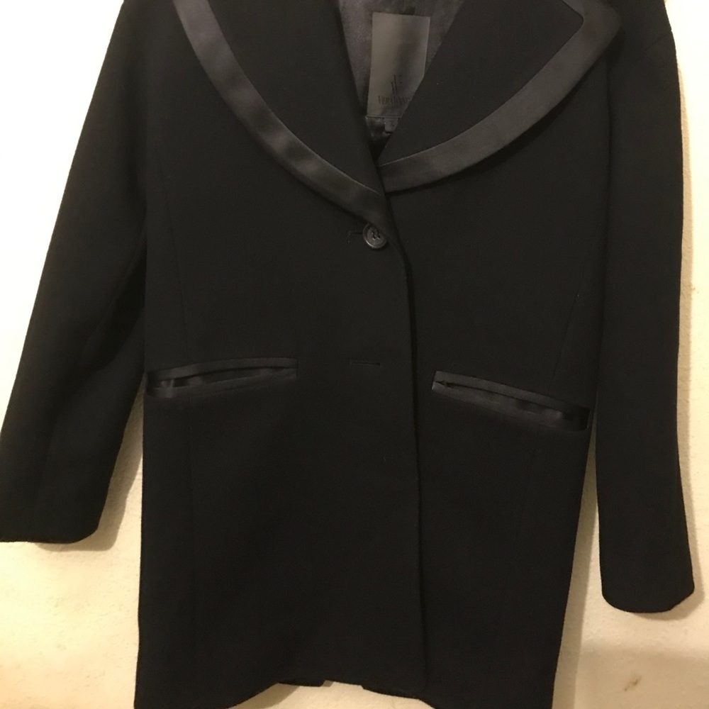 This a Vera Wang jacket only been used once
